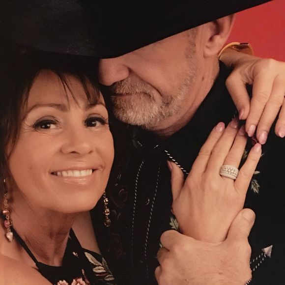 Meet your Posher, Gina - Picture 1 of 1